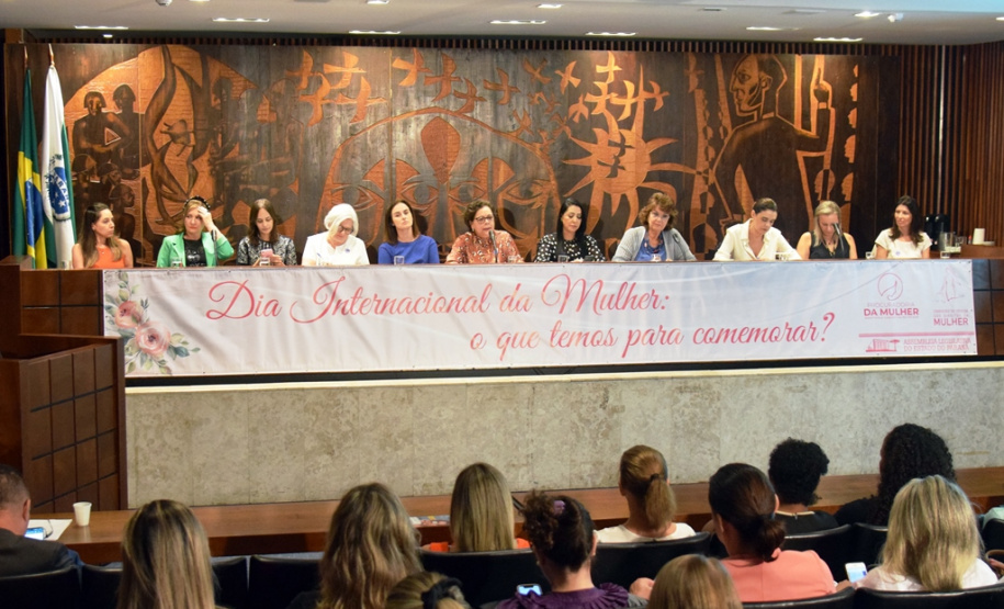 As Secretarias de Estado da Saúde e da Segurança Pública e Administração Penitenciária do Paraná renovam termo de cooperação técnica para o atendimento integral e humanizado às pessoas em situação de violência sexual. Foto: Antonio Américo/SESA