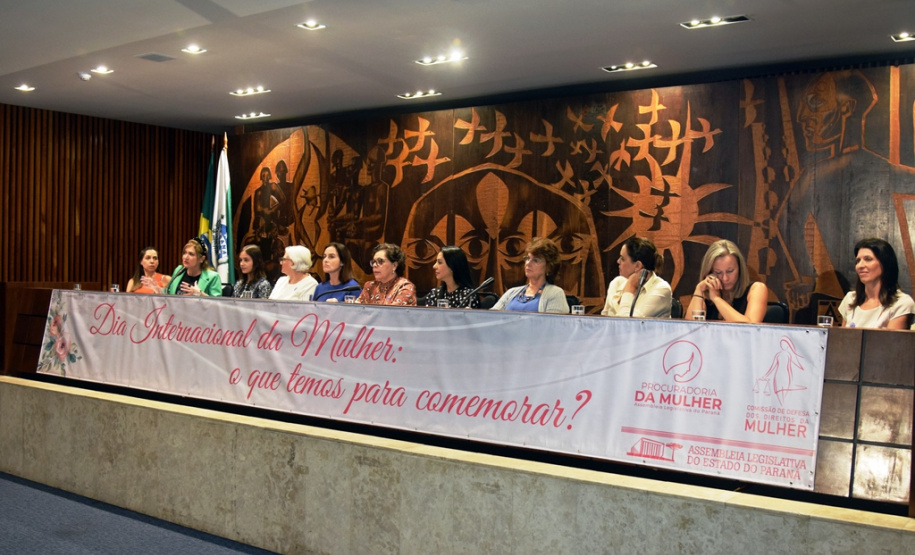 As Secretarias de Estado da Saúde e da Segurança Pública e Administração Penitenciária do Paraná renovam termo de cooperação técnica para o atendimento integral e humanizado às pessoas em situação de violência sexual. Foto: Antonio Américo/SESA