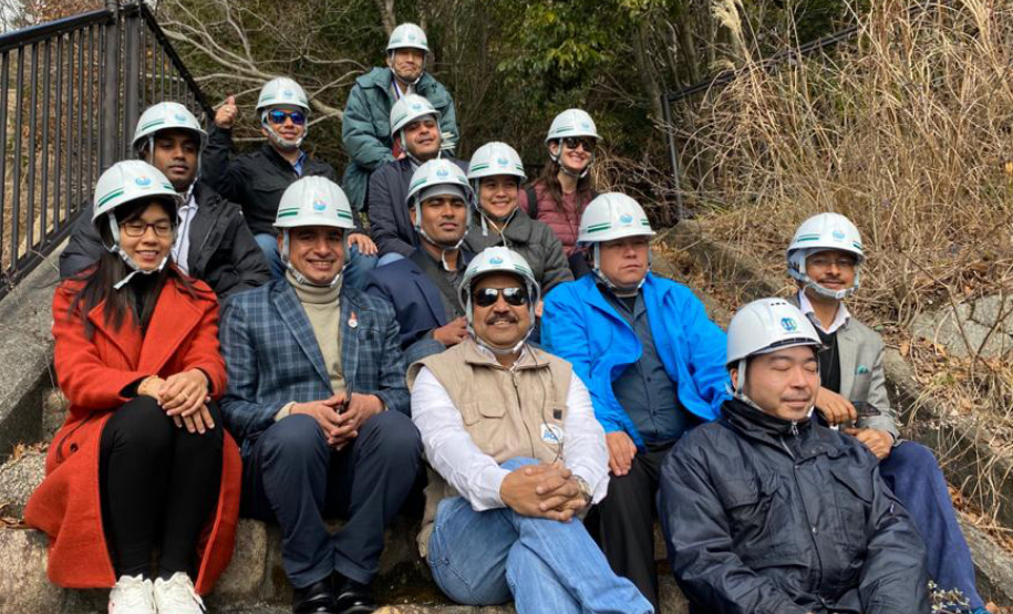 Estado planeja metodologia para redução de desastres. Como parte desse planejamento, a geóloga Fabiane Acordes, da Defesa Civil do Paraná, representou o Estado no curso Redução de Riscos em Desastres, promovido pela Agência Internacional de Cooperação do Japão (Jica - Japan International Cooperation Agency), na cidade de Kobe, entre janeiro e fevereiro deste ano. A ideia é replicar a expertise dos japoneses em prevenção em nível local. Foto: Defesa Civil