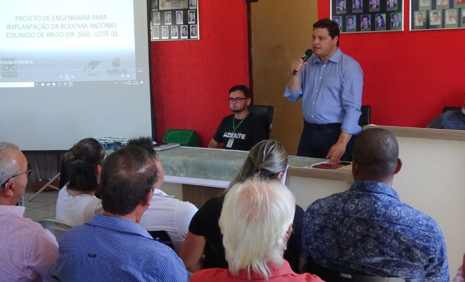 O projeto de pavimentação da rodovia PR-160, no trecho entre Imbaú e Reserva, foi apresentado para a população das duas cidades em audiências públicas nesta terça-feira (10), nas respectivas câmaras de vereadores. Os eventos foram promovidos pela Secretaria de Estado de Infraestrutura e Logística e o Departamento de Estrada