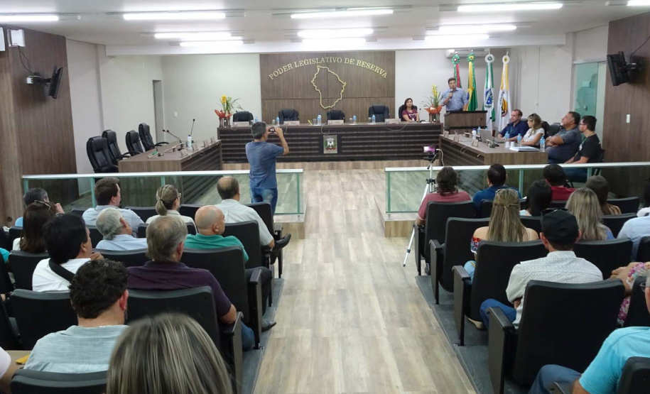 O projeto de pavimentação da rodovia PR-160, no trecho entre Imbaú e Reserva, foi apresentado para a população das duas cidades em audiências públicas nesta terça-feira (10), nas respectivas câmaras de vereadores. Os eventos foram promovidos pela Secretaria de Estado de Infraestrutura e Logística e o Departamento de Estrada