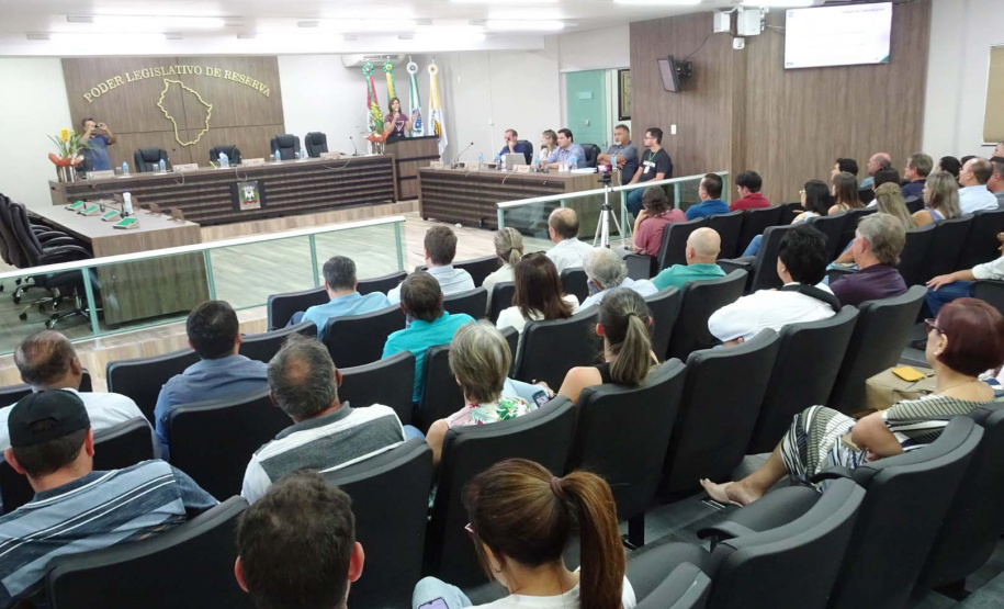 O projeto de pavimentação da rodovia PR-160, no trecho entre Imbaú e Reserva, foi apresentado para a população das duas cidades em audiências públicas nesta terça-feira (10), nas respectivas câmaras de vereadores. Os eventos foram promovidos pela Secretaria de Estado de Infraestrutura e Logística e o Departamento de Estrada