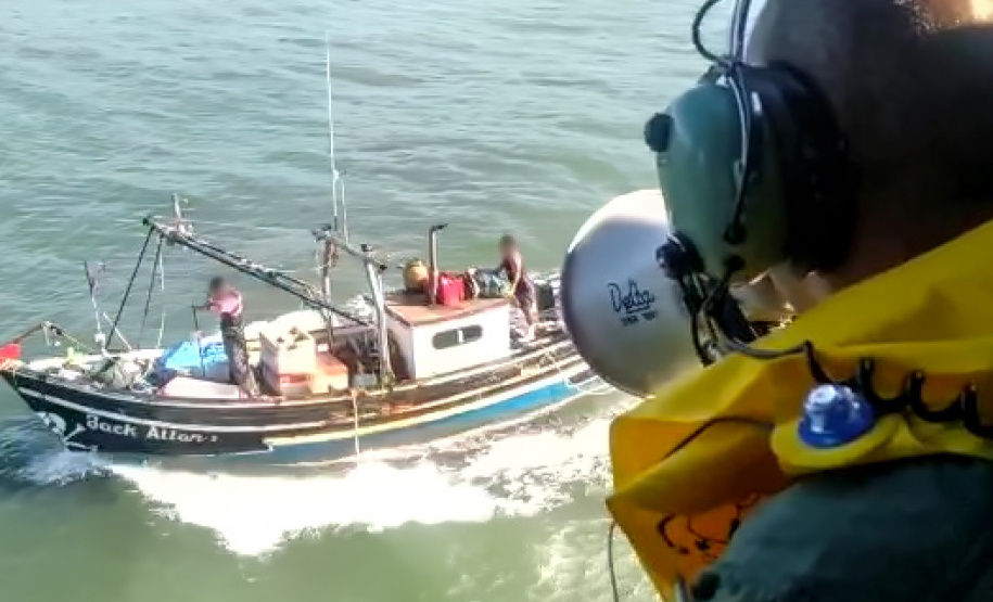 A Polícia Civil do Paraná (PCPR) realiza uma operação para fiscalizar a pesca irregular no Litoral do Paraná, em conjunto com o Instituto Brasileiro do Meio Ambiente e dos Recursos Naturais Renováveis (Ibama) e a Polícia Federal (PF). Nesta terça-feira (10), 37 toneladas de pescados foram apreendidas em Guaratuba e duas empresas interditadas. As ações continuam por tempo indeterminado. Foto: Polícia Civil