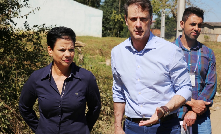 Prefeita Marli Paulino e presidente da Sanepar, Claudio Stabile
.Foto: Luiz Arnaldo de Lima/Sanepa