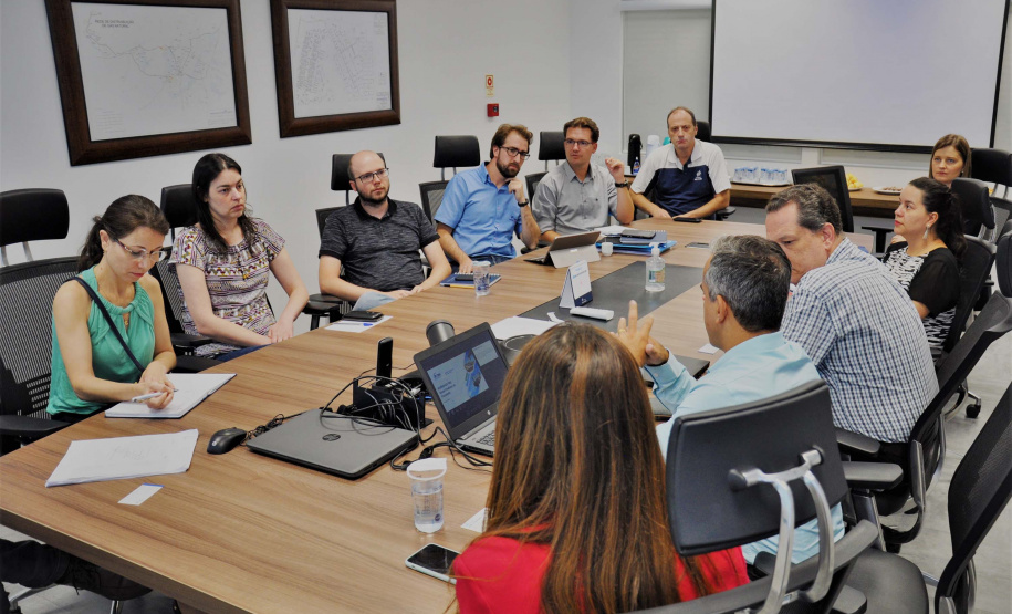 A Companhia Paranaense de Gás (Compagas) recebeu, nesta terça-feira (10), uma equipe técnica da Transportadora Brasileira Gasoduto Brasil-Bolívia (TBG), operadora do Gasbol em território nacional, para um workshop cujo objetivo foi apresentar a agenda da TBG para a oferta de capacidade de transporte de gás natural em 2020. Foto: Compagas
