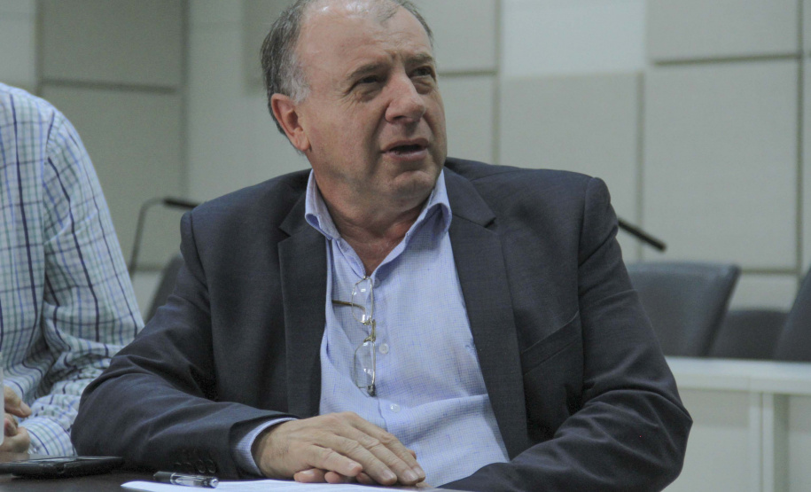 Uma videoconferência realizada em Curitiba nesta quarta-feira (11) deu continuidade às discussões para o desenvolvimento urbano sustentável em uma Nova Agenda Urbana (NAU), que pretende tornar as cidades e os assentamentos urbanos inclusivos, seguros, resilientes e sustentáveis. Participaram os secretários de Estado do Desenvolvimento Urbano e de Obras Públicas, João Carlos Ortega, e do Planejamento, Valdemar Bernardo Jorge, representantes da ONU-Habitat e outras entidades envolvidas.