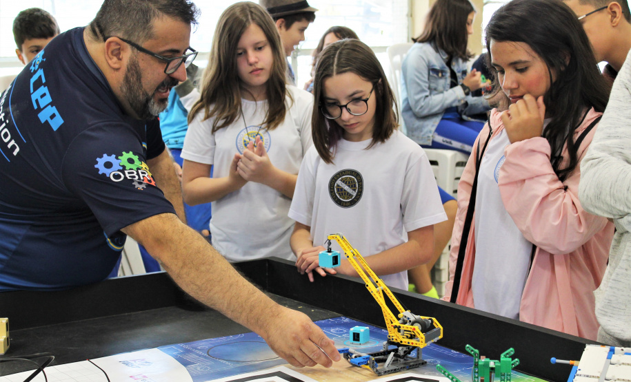 Oficina de robótica alia tecnologia e habilidades sociais. Foto:SEED