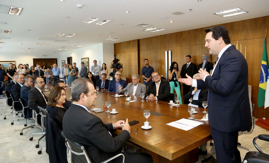 O governador Carlos Massa Ratinho Júnior assinou a autorização para nomeação de 263 professores para as universidades estaduais do Paraná. São profissionais de diversas áreas acadêmicas aprovados em concursos públicos realizados em anos anteriores e que ainda não haviam sido chamados. Curitiba,12/03/2020 Foto:Jaelson Lucas / AEN