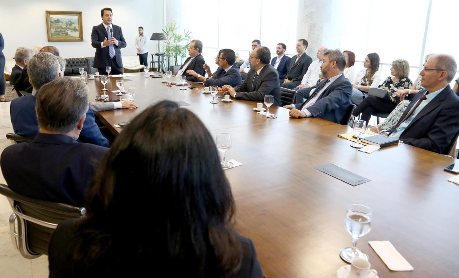 O governador Carlos Massa Ratinho Júnior assinou a autorização para nomeação de 263 professores para as universidades estaduais do Paraná. São profissionais de diversas áreas acadêmicas aprovados em concursos públicos realizados em anos anteriores e que ainda não haviam sido chamados. Curitiba,12/03/2020 Foto:Jaelson Lucas / AEN