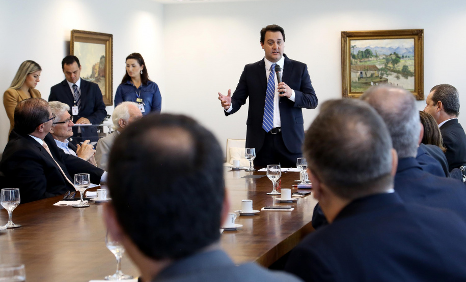 O governador Carlos Massa Ratinho Júnior assinou a autorização para nomeação de 263 professores para as universidades estaduais do Paraná. São profissionais de diversas áreas acadêmicas aprovados em concursos públicos realizados em anos anteriores e que ainda não haviam sido chamados. Curitiba,12/03/2020 Foto:Jaelson Lucas / AEN