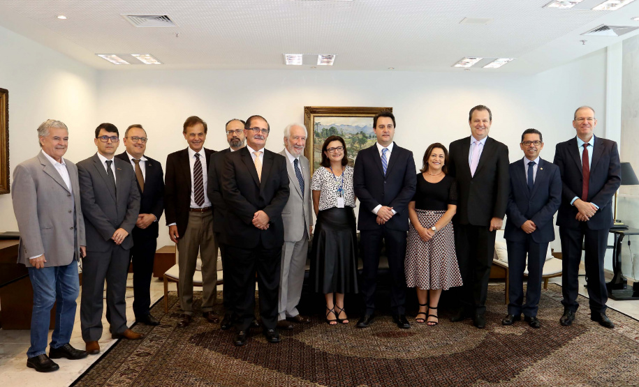 O governador Carlos Massa Ratinho Júnior assinou a autorização para nomeação de 263 professores para as universidades estaduais do Paraná. São profissionais de diversas áreas acadêmicas aprovados em concursos públicos realizados em anos anteriores e que ainda não haviam sido chamados. Curitiba,12/03/2020 Foto:Jaelson Lucas / AEN