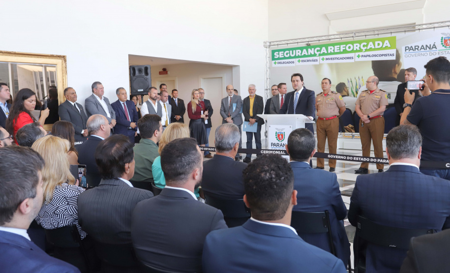O governador Carlos Massa Ratinho Junior formaliza nesta quinta-feira (12) a convocação de aprovados do concurso de 2018 de escrivães da Polícia Civil do Paraná.
Curitiba, 12-03-20.
Foto: Arnaldo Alves / AEN.
