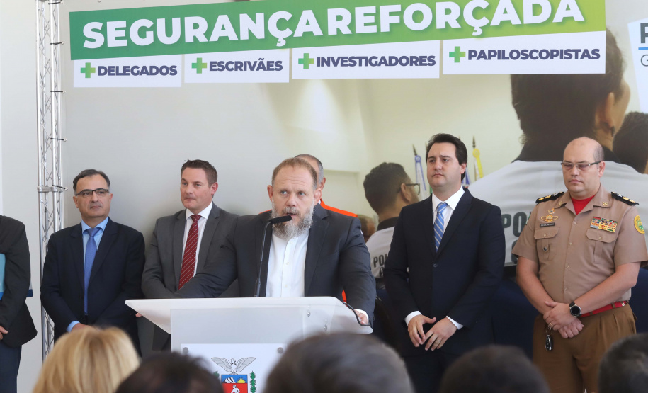 O governador Carlos Massa Ratinho Junior formaliza nesta quinta-feira (12) a convocação de aprovados do concurso de 2018 de escrivães da Polícia Civil do Paraná. N/F: Delegado Geral do Paraná Silvio Rockembach.

Curitiba, 12-03-20.
Foto: Arnaldo Alves / AEN.