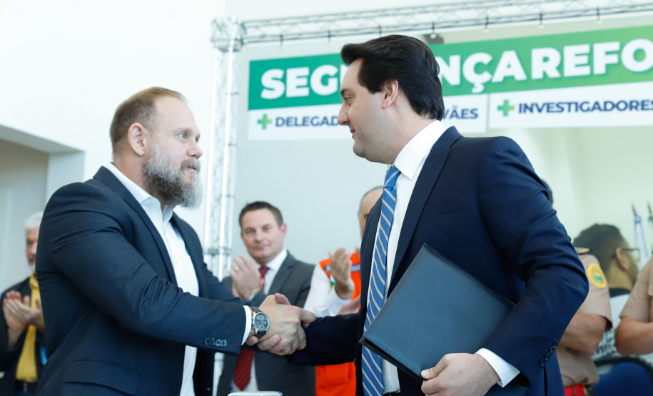 O governador Carlos Massa Ratinho Junior formaliza a convocação de aprovados do concurso de 2018 de escrivães da Polícia Civil do Paraná.