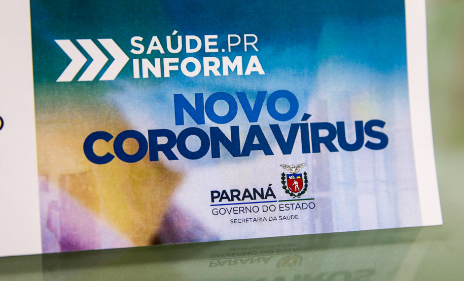 O secretário de Estado da Saúde, Beto Preto, e a secretária municipal de Saúde de Curitiba, Márcia Huçulak, apresentam em entrevista coletiva os números e informações sobre os casos em investigação do coronavírus (Covid-19), nesta quinta-feira (12) na Secretaria de Estado da Saúde.  12/03/2020  -  Foto: Geraldo Bubniak/AEN