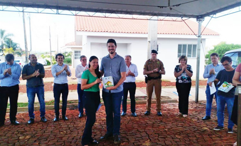 O projeto teve um investimento de R$ 2,8 milhões em recursos do FGTS em uma parceria do Governo do Estado com o Governo Federal e a prefeitura. Residencial recebeu também obras de calçamento com acessibilidade, sinalização viária e paisagismo.