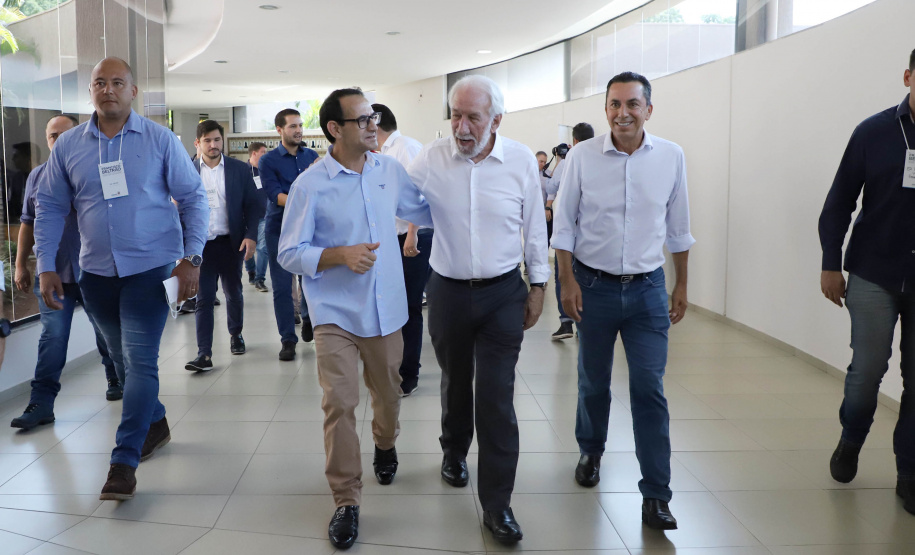 Francisco Beltrão, no Sudoeste do Estado, é a capital do Estado. O vice-governador Darci Piana assinou nesta sexta-feira (13) o decreto de transferência da capital administrativa do Paraná para o município e inaugurou a agenda de despachos e liberações do Poder Executivo com lideranças políticas e empresariais da região.