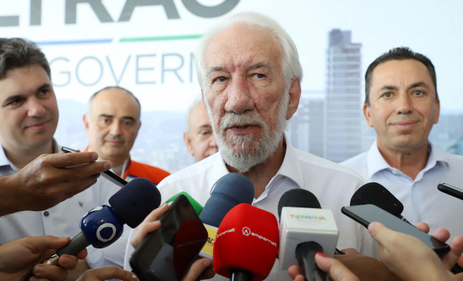 Francisco Beltrão, no Sudoeste do Estado, é a capital do Estado. O vice-governador Darci Piana assinou nesta sexta-feira (13) o decreto de transferência da capital administrativa do Paraná para o município e inaugurou a agenda de despachos e liberações do Poder Executivo com lideranças políticas e empresariais da região.