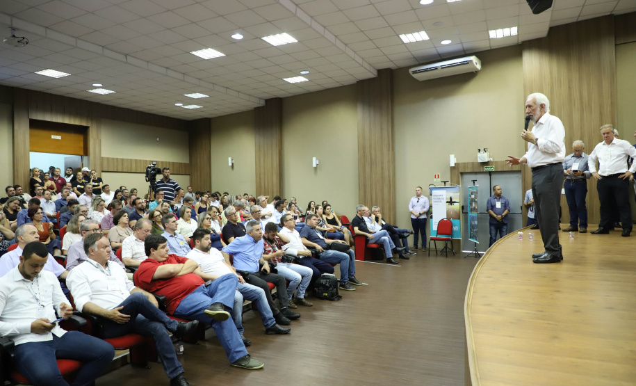 O município de Francisco Beltrão, no Sudoeste do Paraná, vai receber um condomínio do idoso, do programa Viver Mais Paraná, desenvolvido pelo Governo do Estado. O empreendimento foi confirmado nesta sexta-feira (13) pelo vice-governador Darci Piana, dentro da agenda de transferência da sede administrativa do Governo do Estado para o município.