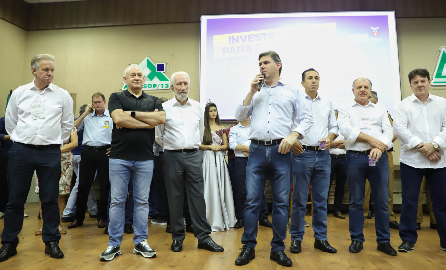 O Governo do Estado destina R$ 13,6 milhões para 21 municípios da Região Sudoeste do Paraná. Os recursos são para a execução de obras estruturantes e novos investimentos na área da saúde. O anúncio foi feito pelo vice-governador Darci Piana nesta sexta-feira (13), dentro da agenda de transferência da sede do governo para Francisco Beltrão.