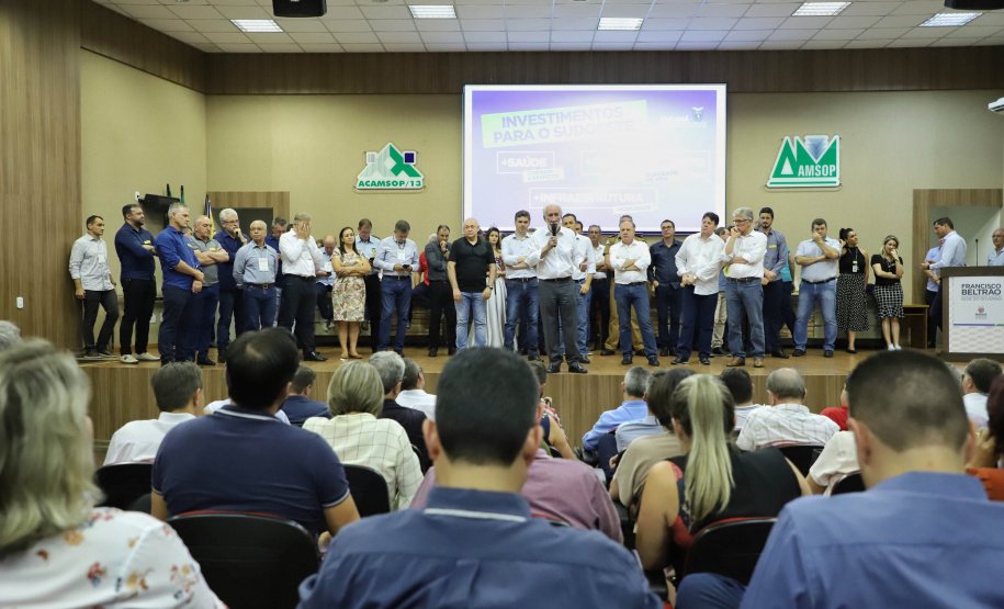 O Governo do Estado destina R$ 13,6 milhões para 21 municípios da Região Sudoeste do Paraná. Os recursos são para a execução de obras estruturantes e novos investimentos na área da saúde. O anúncio foi feito pelo vice-governador Darci Piana nesta sexta-feira (13), dentro da agenda de transferência da sede do governo para Francisco Beltrão.