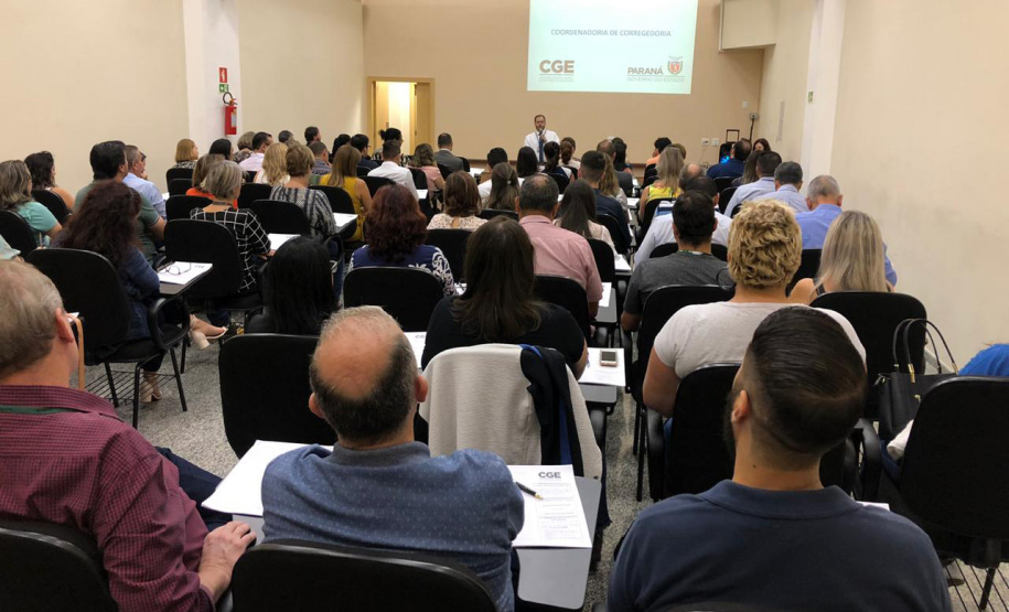 A Controladoria-Geral do Estado (CGE) promoveu a primeira capacitação sobre Processo Administrativo Disciplinar (PAD). As orientações foram dadas pela Coordenadoria de Corregedoria a servidores de órgãos e entidades do Poder Executivo, que trabalham em áreas correcionais. Foto: CGE