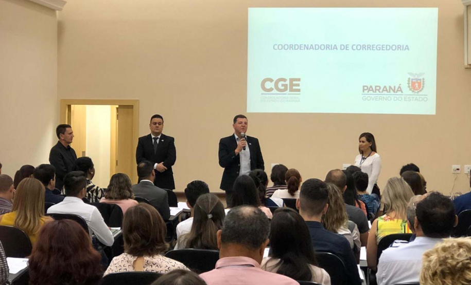 A Controladoria-Geral do Estado (CGE) promoveu a primeira capacitação sobre Processo Administrativo Disciplinar (PAD). As orientações foram dadas pela Coordenadoria de Corregedoria a servidores de órgãos e entidades do Poder Executivo, que trabalham em áreas correcionais. Foto: CGE