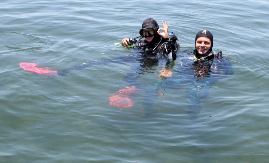 A paisagem do rio Paraná é cinematográfica. Os quilômetros que separam uma margem da outra são uma imensidão de tons de verde, mesclando na água as cores das árvores que povoam as centenas de ilhas locais. De perto, o verde da água se torna transparente, cristalino, despertando a curiosidade para as profundezas do segundo maior rio da América do Sul. Foto: Ari Dias/AEN