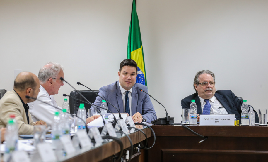 O  secretário da Casa Civil, Guto Silva participa nesta segunda-feira (16), de reunião com representantes do Tribunal de Justiça referente a Pandemia de Coronavirus.  Curitiba, 16/03/2020 - Foto: Geraldo Bubniak/AEN