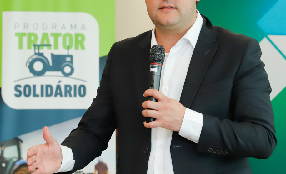 Projetos prioritários para o desenvolvimento do Estado contarão com recursos de R$ 300 milhões do Banco Regional de Desenvolvimento Econômico do Extremo Sul (BRDE). O governador Carlos Massa Ratinho Junior e o diretor de Operações da agência paranaense do BRDE, Wilson Bley Lipski, lançaram nesta terça-feira (17) o Promove Sul, um fundo rotativo permanente para o apoio de projetos em diversas áreas.