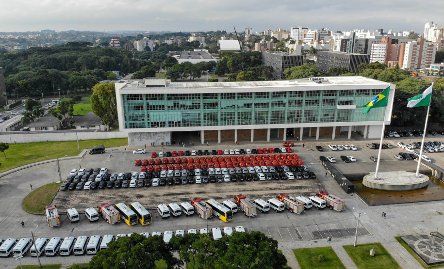 A entrega é parte de um amplo pacote de novos veículos, que atendem a Polícia Militar, a Polícia Civil e o Corpo de Bombeiros. Nesse momento, no entanto, eles vão apoiar ações em conjunto com a sociedade civil para conter a circulação do novo coronavírus (Covid-19).

Foto: Gilson Abreu/AEN
