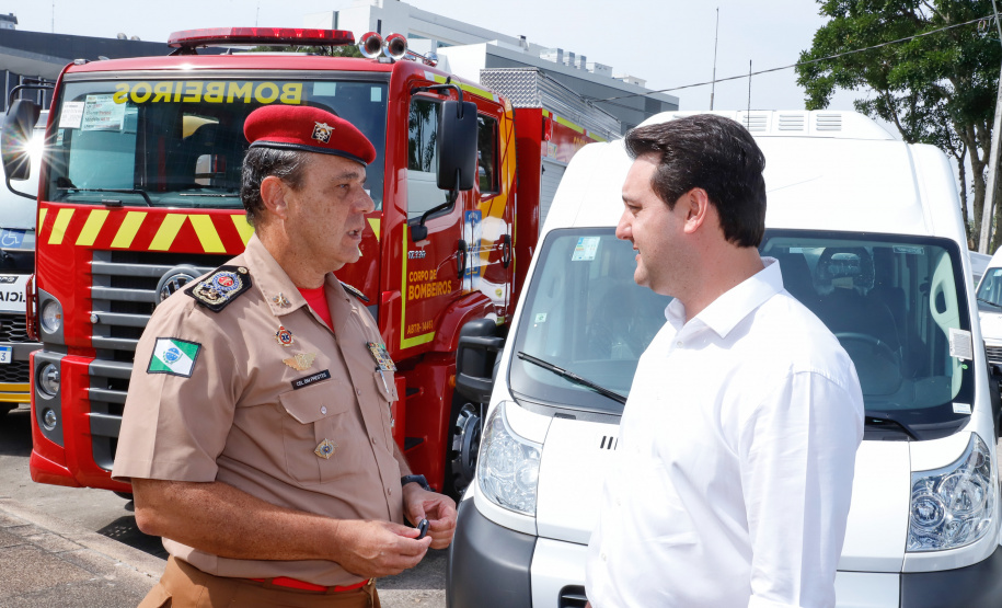 A entrega é parte de um amplo pacote de novos veículos, que atendem a Polícia Militar, a Polícia Civil e o Corpo de Bombeiros. Nesse momento, no entanto, eles vão apoiar ações em conjunto com a sociedade civil para conter a circulação do novo coronavírus (Covid-19).