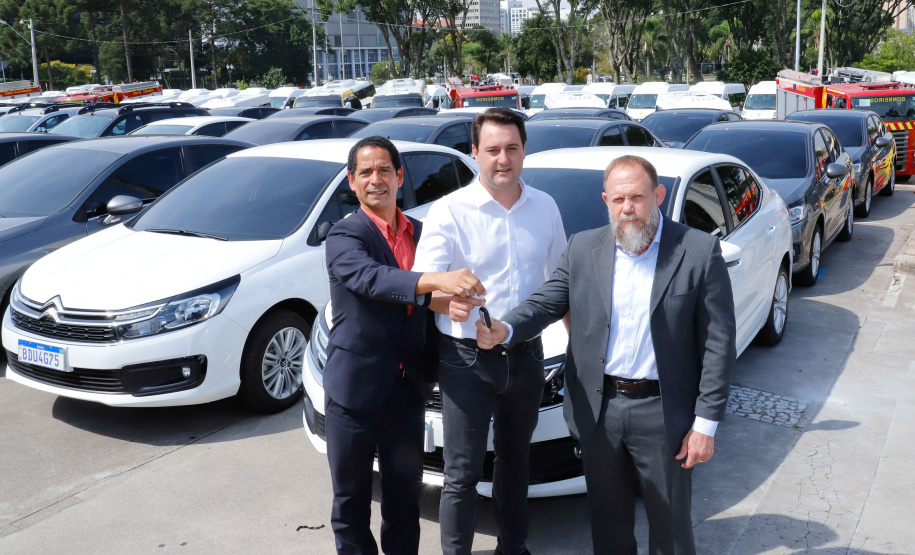 A entrega é parte de um amplo pacote de novos veículos, que atendem a Polícia Militar, a Polícia Civil e o Corpo de Bombeiros. Nesse momento, no entanto, eles vão apoiar ações em conjunto com a sociedade civil para conter a circulação do novo coronavírus (Covid-19).