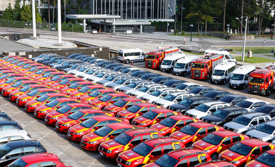 A entrega é parte de um amplo pacote de novos veículos, que atendem a Polícia Militar, a Polícia Civil e o Corpo de Bombeiros. Nesse momento, no entanto, eles vão apoiar ações em conjunto com a sociedade civil para conter a circulação do novo coronavírus (Covid-19).