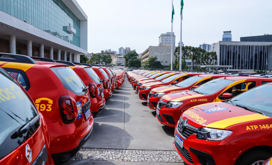 A entrega é parte de um amplo pacote de novos veículos, que atendem a Polícia Militar, a Polícia Civil e o Corpo de Bombeiros. Nesse momento, no entanto, eles vão apoiar ações em conjunto com a sociedade civil para conter a circulação do novo coronavírus (Covid-19).