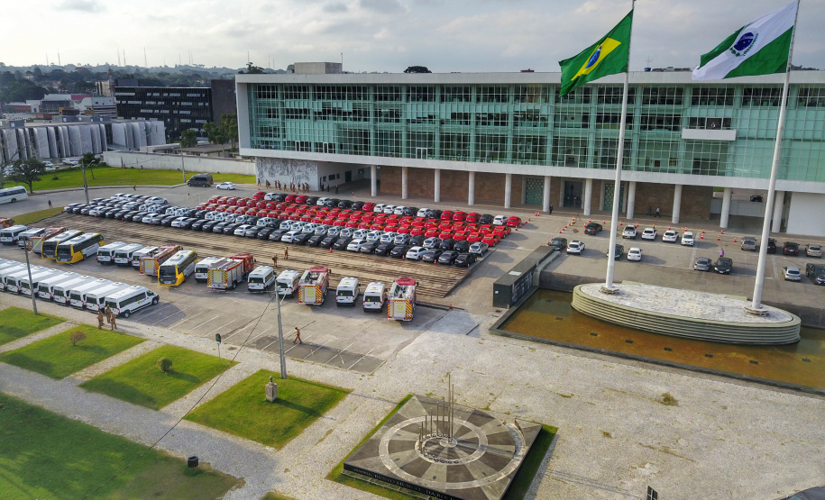 A entrega é parte de um amplo pacote de novos veículos, que atendem a Polícia Militar, a Polícia Civil e o Corpo de Bombeiros. Nesse momento, no entanto, eles vão apoiar ações em conjunto com a sociedade civil para conter a circulação do novo coronavírus (Covid-19).

Foto: José Fernando Ogura/AEN