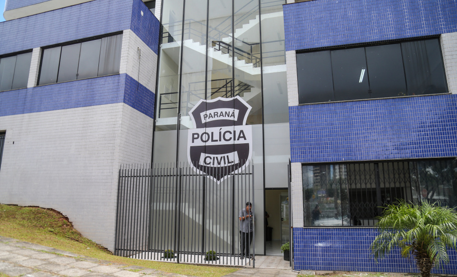 Orientação é para que a população só vá às unidades para Boletim de Ocorrência em casos graves e urgentes. Instituto de Identificação também irá suspender o atendimento a partir do dia 24 de março.