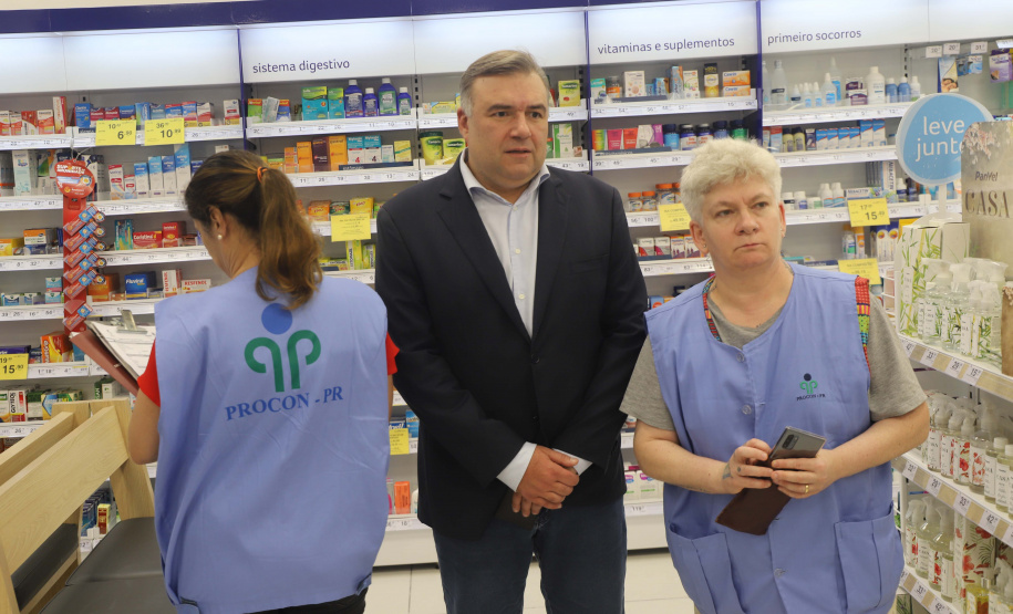 Procon-PR notifica estabelecimentos por preços abusivos nas compras de álcool em gel e máscaras . Foto:SEJUF