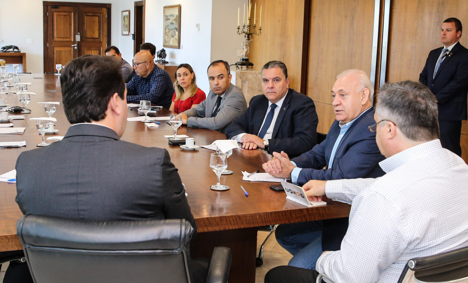 O Governador Carlos Massa Ratinho Junior recebe nesta quinta-feira (19),  representantes do Tribunal de Contas, Ministério Publico, Assembléia Legislativa e secretários de Estado para reunião de efeitos da Pandemia no Estado,  Curitiba, 19/03/2020 - Foto: Geraldo Bubniak/AEN