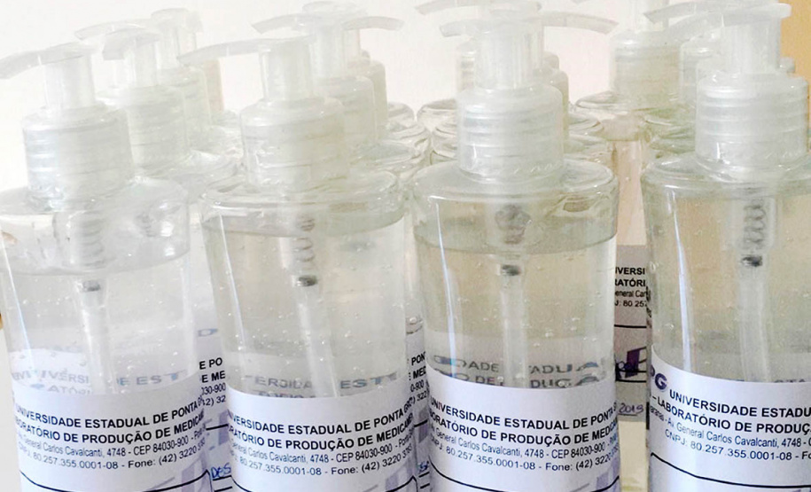 Universidades Estaduais aumentam produção de álcool em gel para combater a proliferação do novo Coronavírus
Foto: SETI