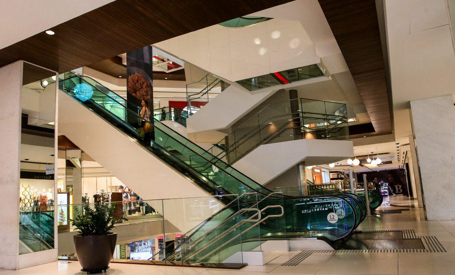 Estado determina fechamento de shoppings e academias. Foto: Geraldo Bubniak/AEN