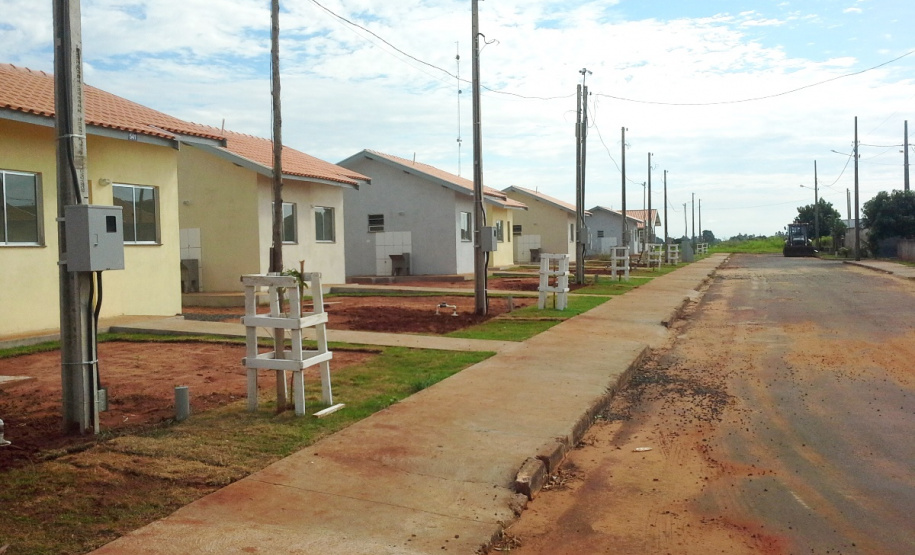 Mais 48 famílias da região Noroeste do Paraná receberam nesta quinta-feira (19) as chaves de novas casas populares. Os projetos beneficiaram 24 famílias de Xambrê e outras 24 de Francisco Alves, que se somam a outras 20 de Mariluz que foram contempladas na quarta-feira (18).