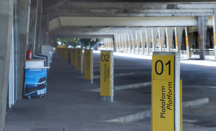 O Governo do Estado publicou diversos decretos nesta semana para evitar aglomerações e conter os avanços do novo coronavírus (Covid-19) no Paraná.