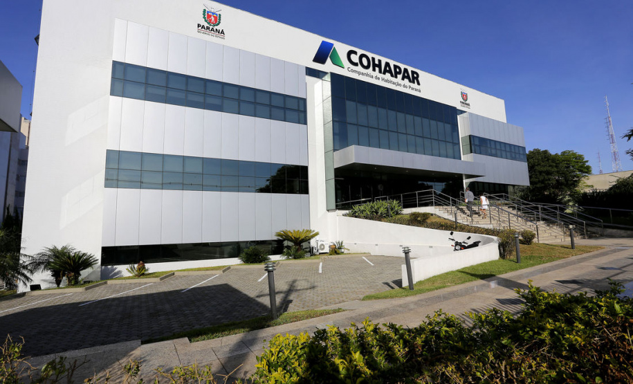 Público será atendido pelo telefone 0800 645 0055 e online pelo site da companhia.
Foto: Cohapar