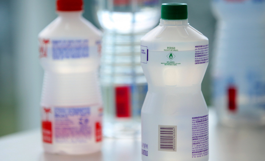 Estado recebe doação e vai distribuir 52 mil litros de álcool a entidades. Foto: Gilson Abreu/AEN