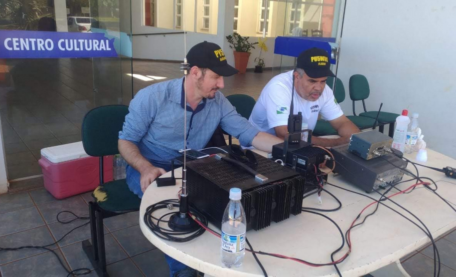 Soldados do Exército, militares estaduais, coordenadores municipais da Defesa Civil do Paraná, radioamadores voluntários e agentes de saúde municipais realizam uma grande ação de combate à dengue em 17 cidades do Estado. Foto: Defesa Civil