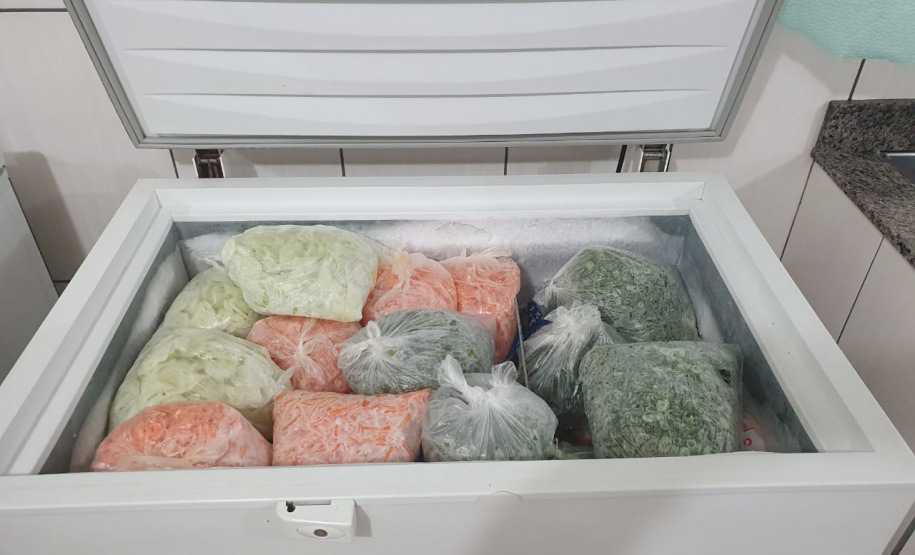 As escolas estaduais do Paraná já estão se organizando para realizar a primeira entrega dos alimentos que compõem a merenda escolar para estudantes inscritos no programa Bolsa Família e/ou em situação de vulnerabilidade, conforme o governador Carlos Massa Ratinho Junior determinou no Decereto 4.316/2020. São cerca de 230 mil alunos inscritos no programa no Paraná. Foto:SEED