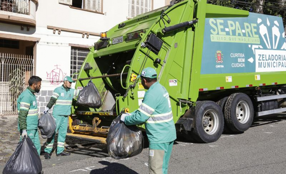 Estado orienta sobre cuidado com o lixo doméstico. Foto: Luiz Costa/SMCS