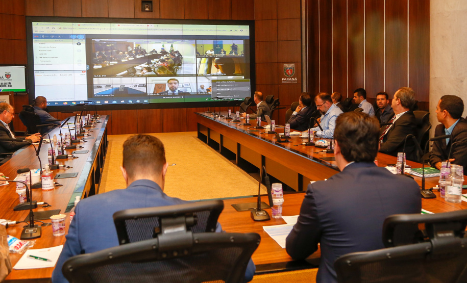 O Governo do Paraná solicitou nesta terça-feira (24) agilidade da Secretaria do Tesouro Nacional (STN) na liberação de empréstimos solicitados pelos Estados e já autorizados no Senado, e também propôs ao governo federal a ampliação do prazo para pagamentos de precatórios