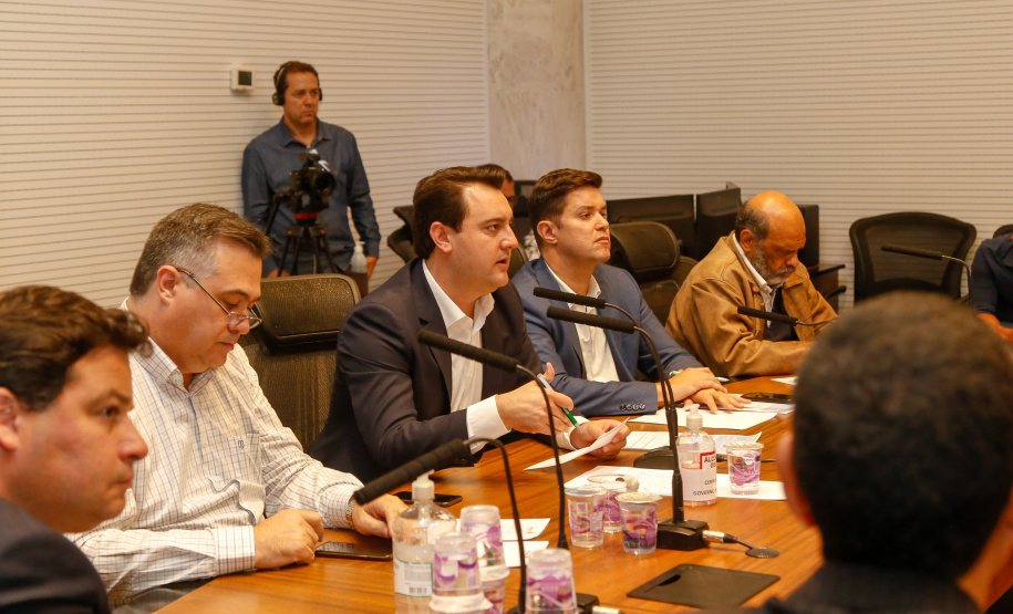 O Governo do Paraná solicitou nesta terça-feira (24) agilidade da Secretaria do Tesouro Nacional (STN) na liberação de empréstimos solicitados pelos Estados e já autorizados no Senado, e também propôs ao governo federal a ampliação do prazo para pagamentos de precatórios